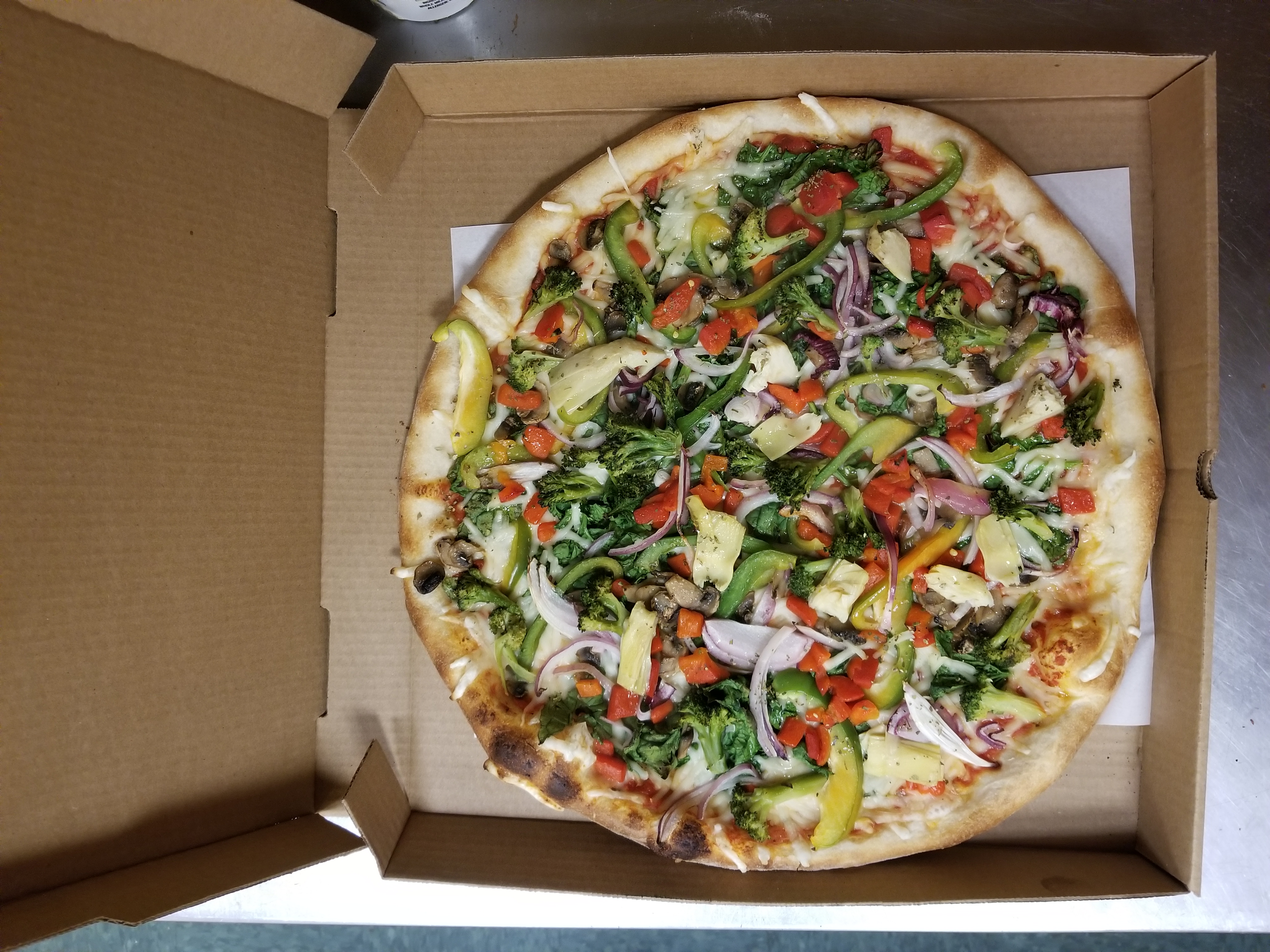 Order The Veggie Delight Pizza food online from Pizza Mia store, Newburgh on bringmethat.com