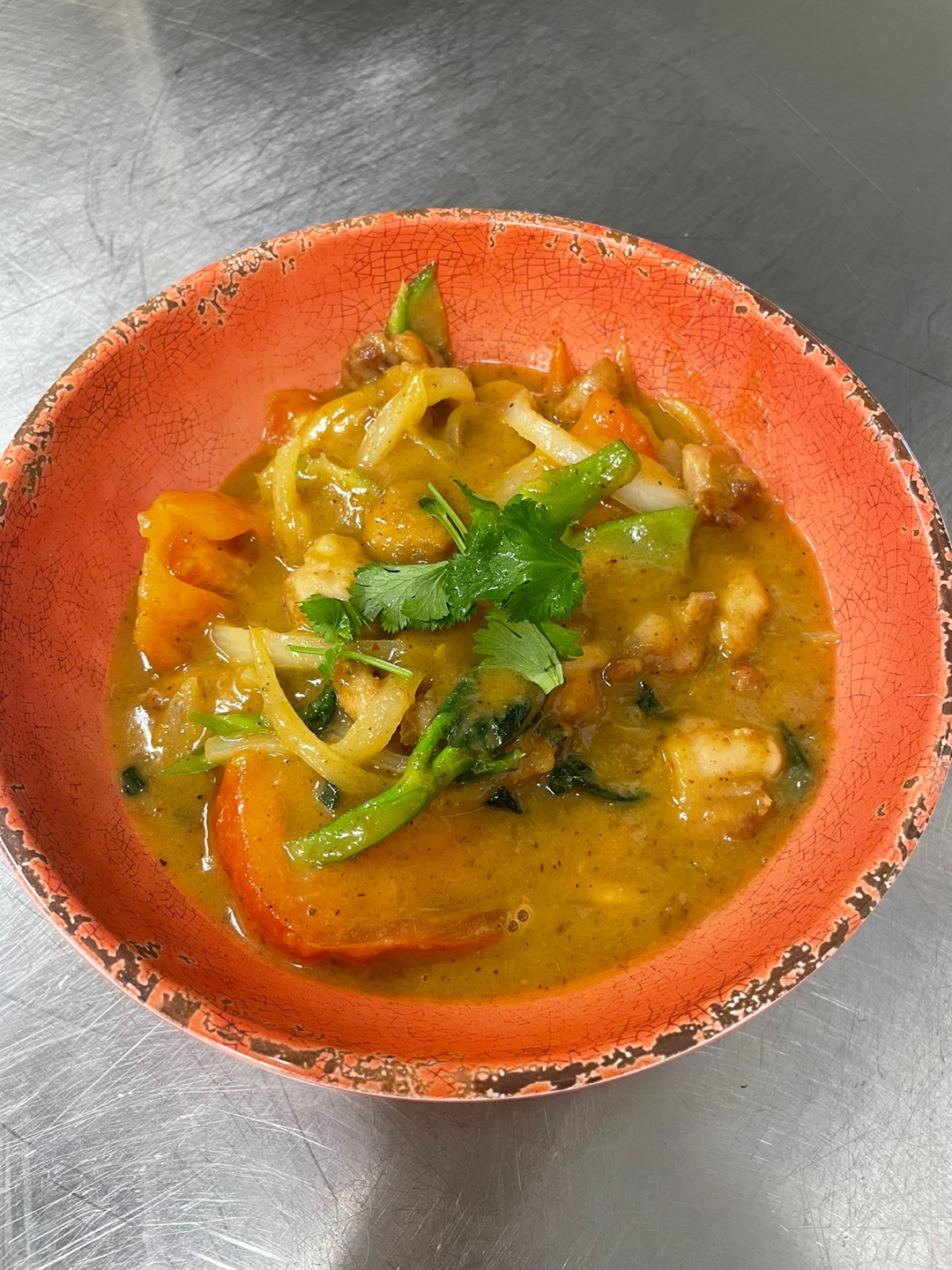 Order Yellow curry  food online from D.Eatery L Il Palco store, Buena Park on bringmethat.com