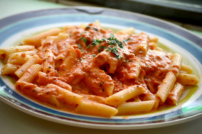 Order Penne a la Vodka food online from Famous Pizza Express store, Riverdale on bringmethat.com