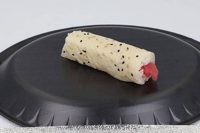 Order Tuna Soy Roll food online from Sushiboy store, Torrance on bringmethat.com