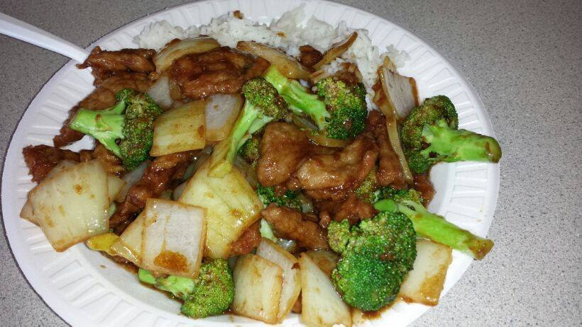 Order No.9. Beef with Broccoli Combo Plate food online from Wah Sing store, Mahwah on bringmethat.com