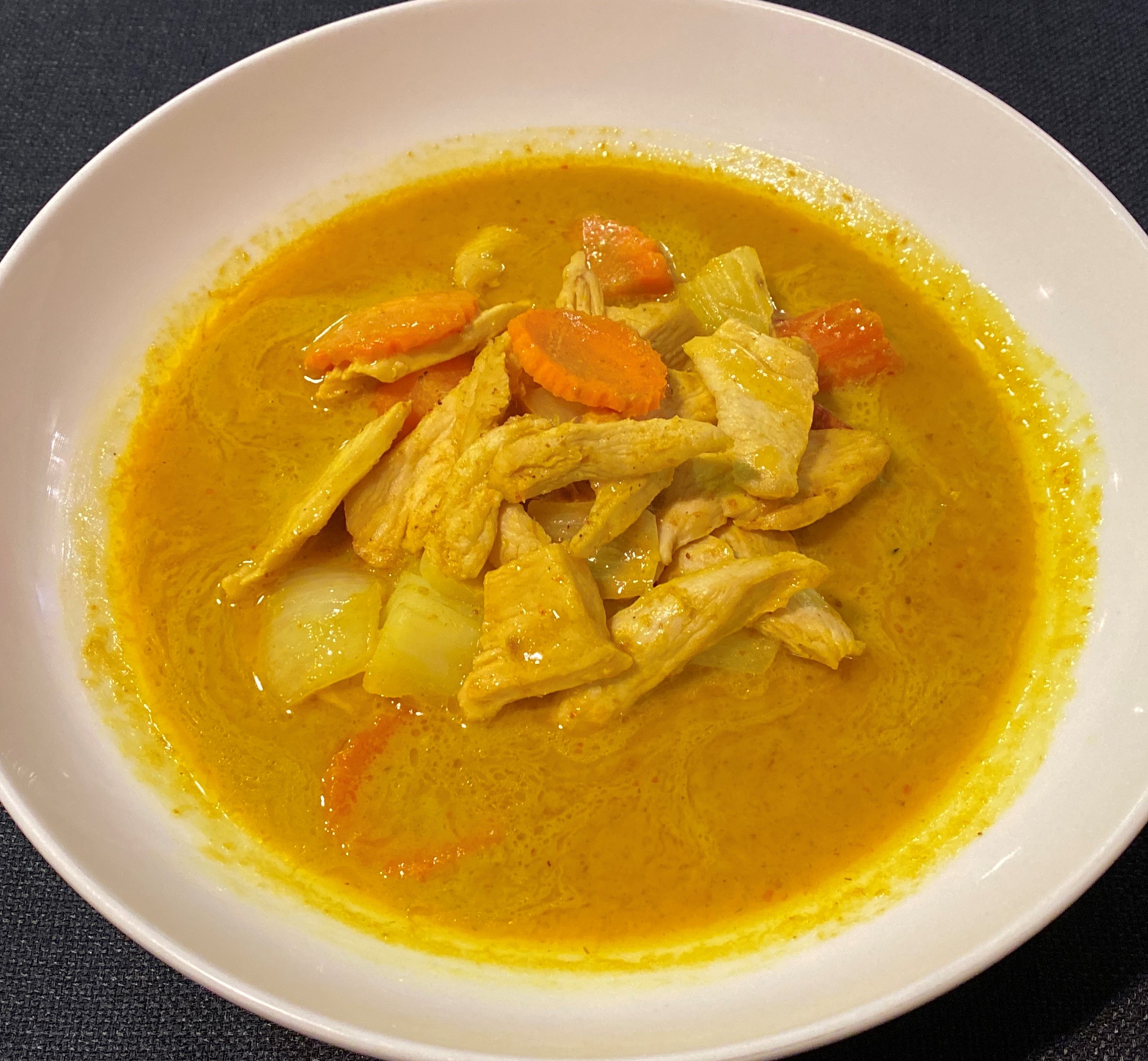 Order * Yellow Curry * food online from Signature Thai Cuisine store, La Mesa on bringmethat.com