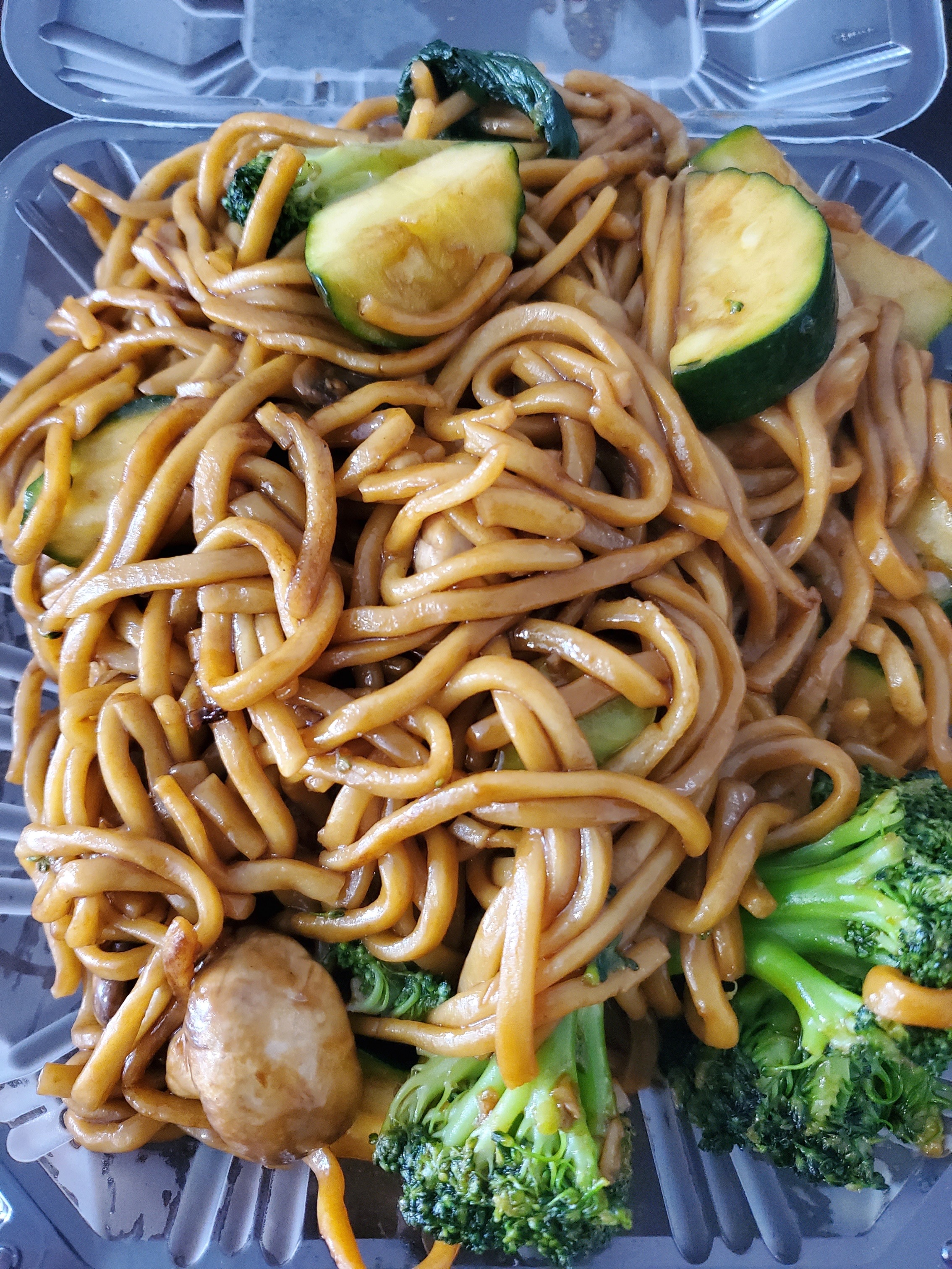 Order Mixed Vegetables Noodle food online from Sun Kwong Restaurant store, San Francisco on bringmethat.com