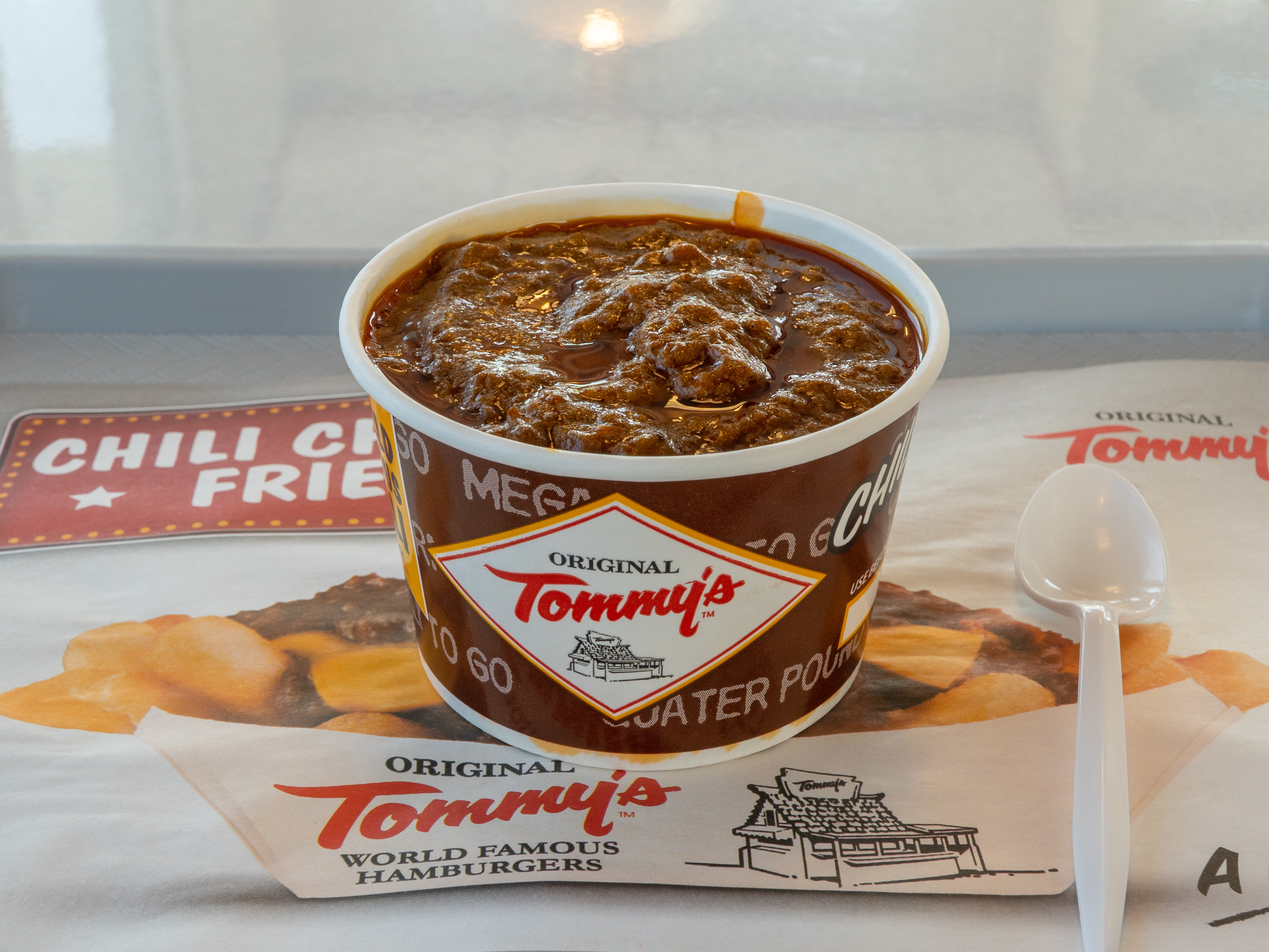 Order Chili-To-Go 12 oz. food online from Original Tommy store, Pasadena on bringmethat.com