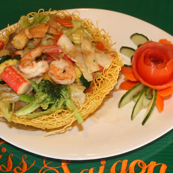 Order Miss Saigon Chow Mein food online from Miss Saigon store, Oakland on bringmethat.com