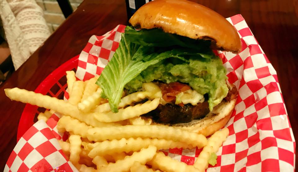 Order California Burger food online from Rachetti Cafe & Pizzeria store, Flowery Branch on bringmethat.com
