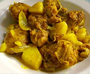 Order Jamaican Curry Chicken (Regular) food online from Desia Spicy Bites store, Branson on bringmethat.com