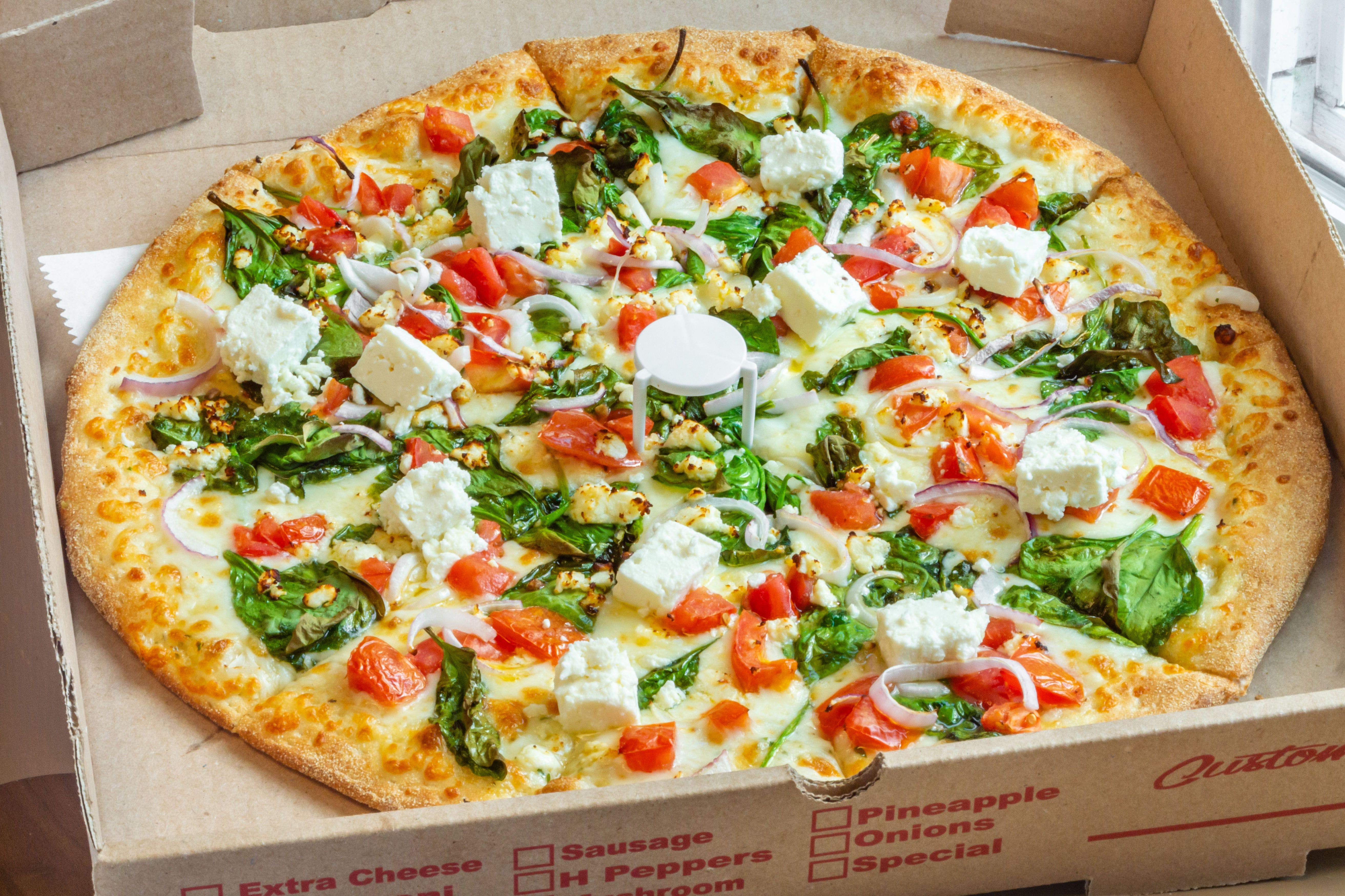 Order Spinach & Feta Pizza - Large 14" (10 Cuts) food online from Pizza On Main store, Washington on bringmethat.com