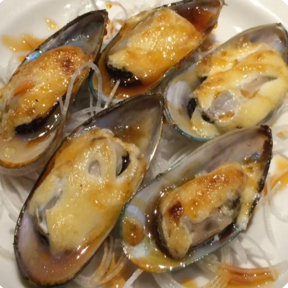 Order Baked Green Mussel food online from Roll Star Sushi store, Anaheim on bringmethat.com