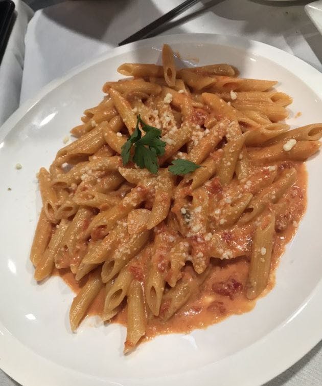 Order Pasta Pink Vodka - Entree food online from Alessios Seafood Grille store, Warrington on bringmethat.com