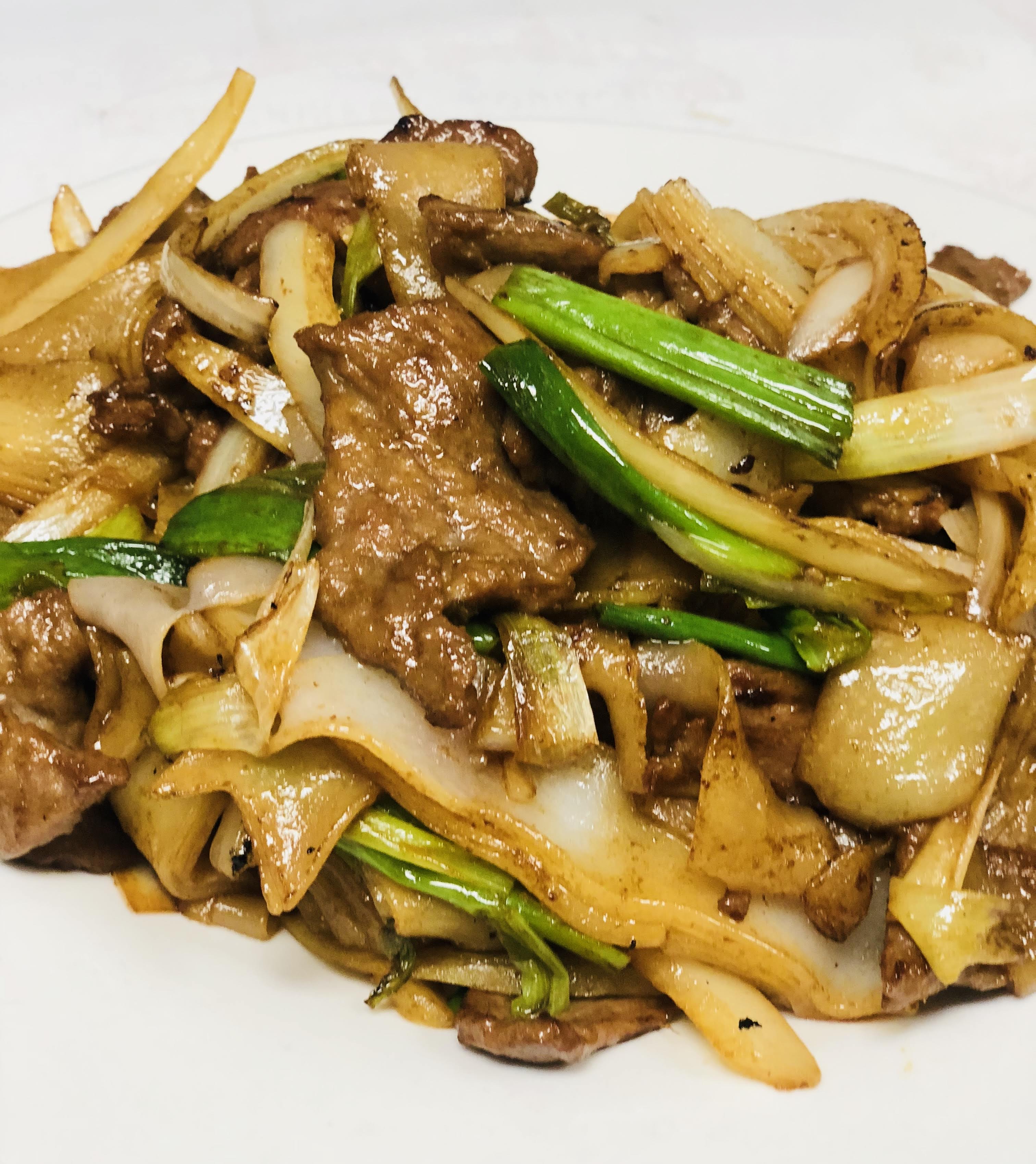 Order 2. Beef Chow Fun with Soy Sauce (Dry) food online from Tasty China store, Ventura on bringmethat.com