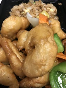 Order D晚Sweet & Sour Chicken 甜酸几D11 food online from Moon Wok store, Lenexa on bringmethat.com