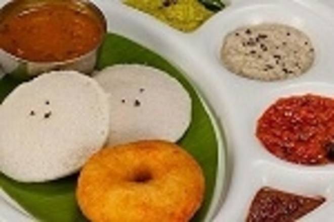Order Idly and Medhu Vada Combo food online from Mintt Indian Cuisine store, Pittsburgh on bringmethat.com