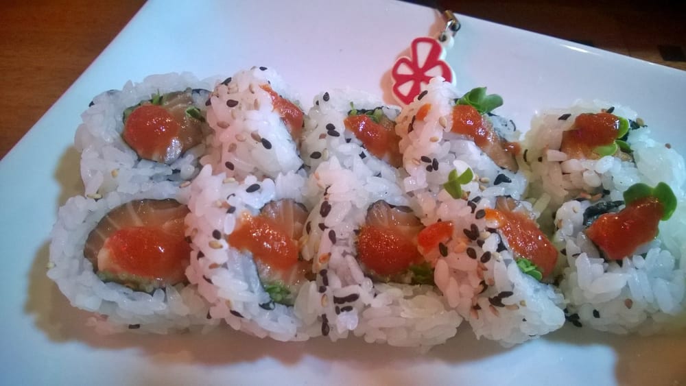 Order Spicy Salmon Roll food online from Bay Park Fish Company store, San Diego on bringmethat.com