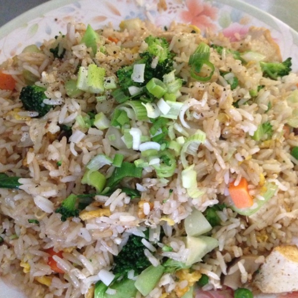 Order 98. Vegetarian Fried Rice food online from 7 Mission Vietnamese & Chinese store, San Francisco on bringmethat.com