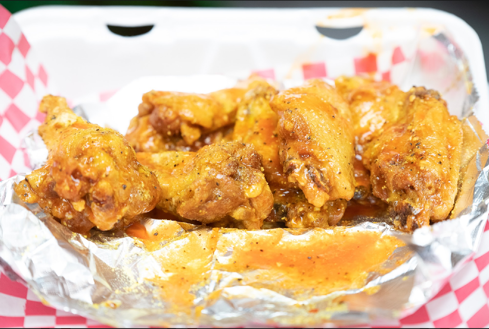 Order 8 Piece Wingz & Side Combo food online from Wings N Turkey BBQ store, Raleigh on bringmethat.com