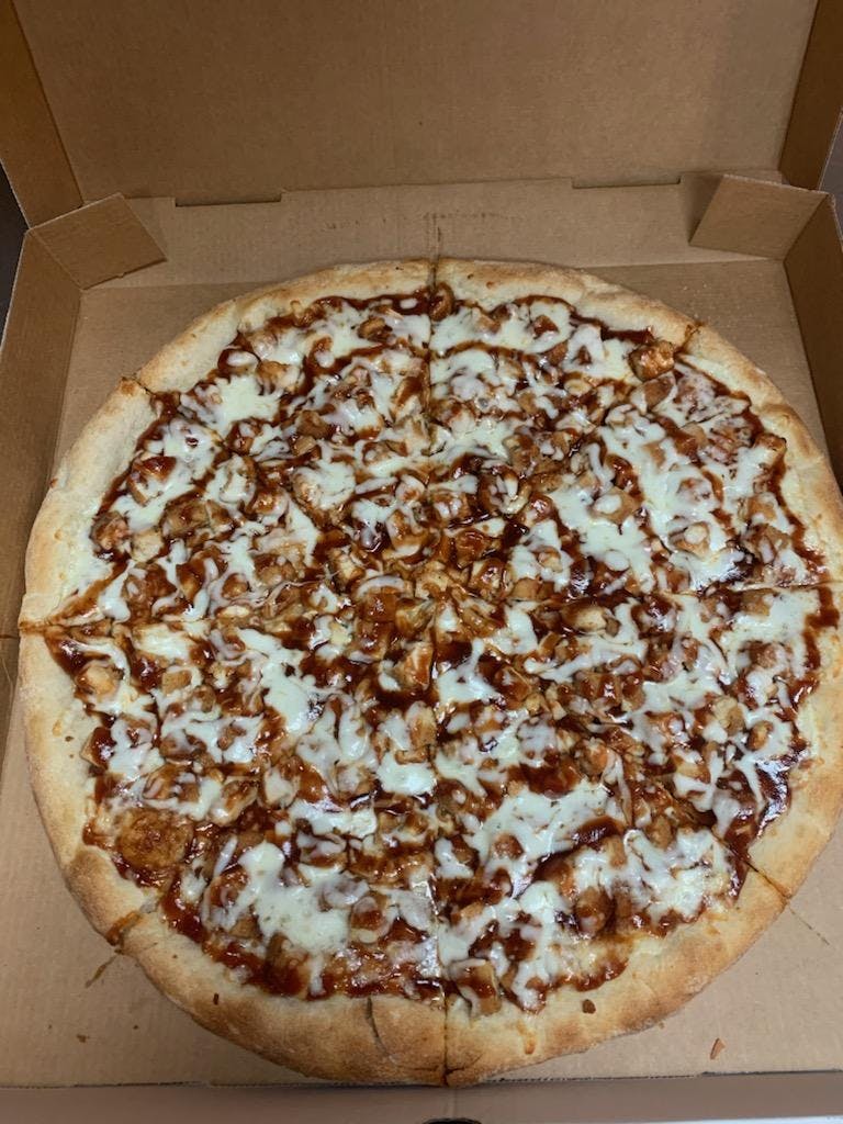 Order BBQ Chicken Pizza ( Halal ) - 12 Inch Pizza ( 6 slice ) food online from Royal Pizza store, Lake Ronkonkoma on bringmethat.com