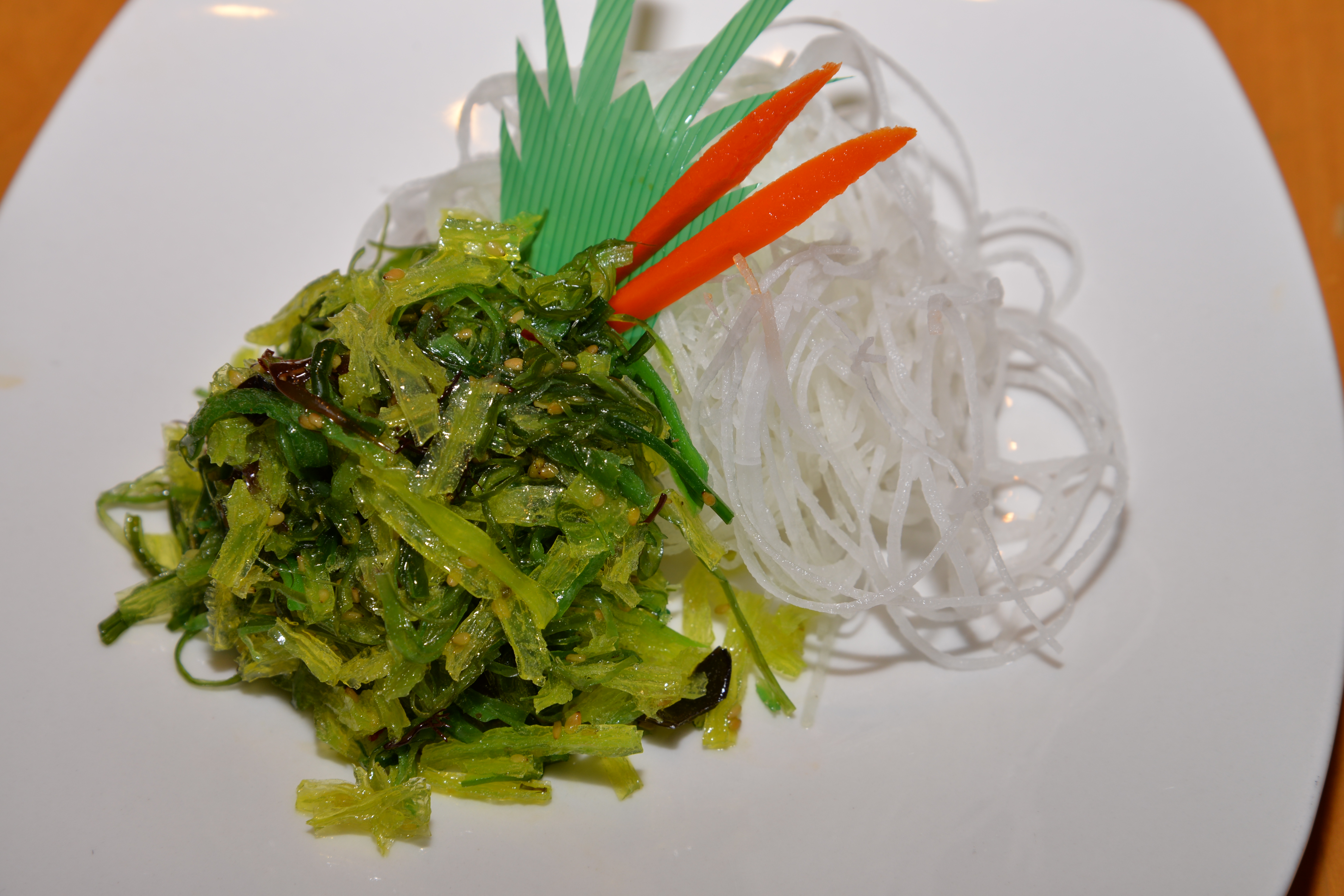Order Seaweed Salad food online from Tokyo Roll And Noodle store, Chino Hills on bringmethat.com