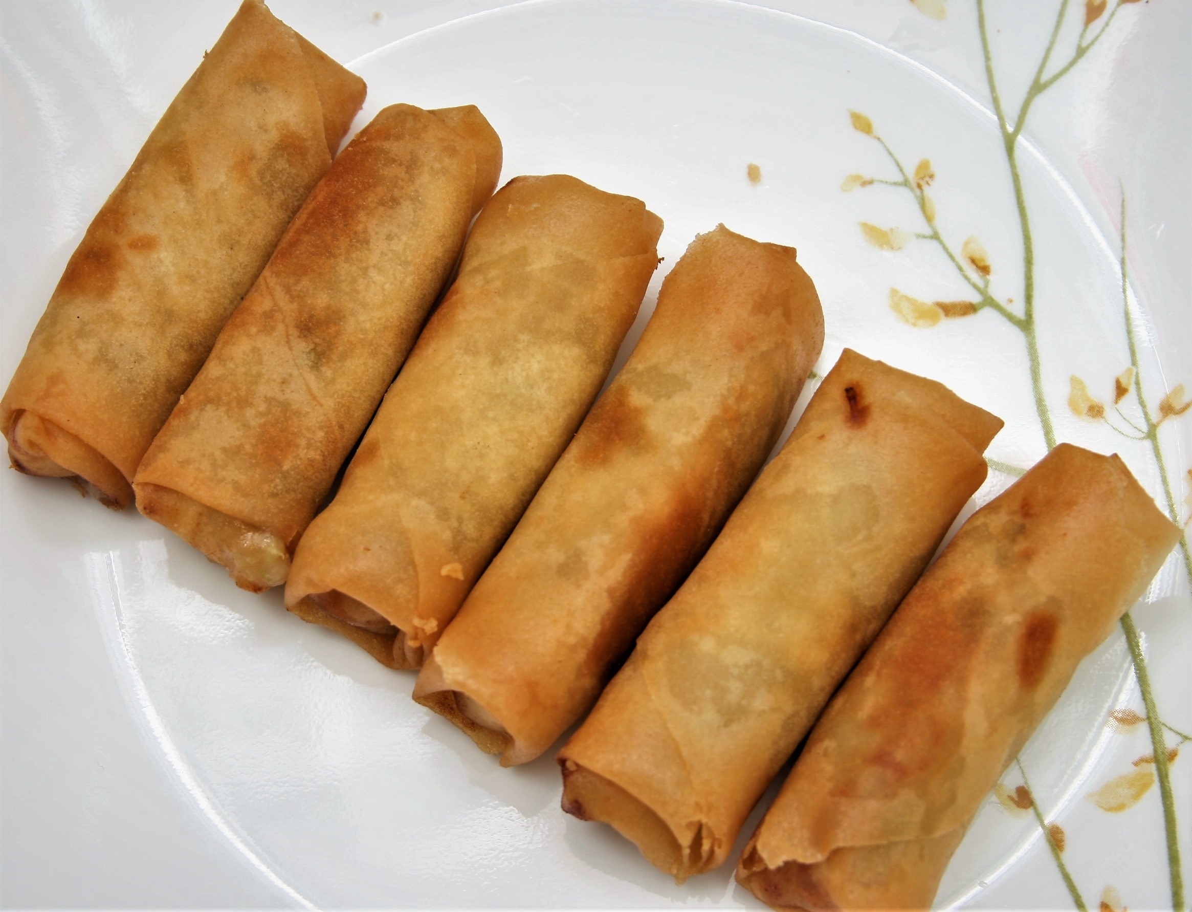 Order 6 Pieces Spring Egg Roll food online from Hong KONG Express store, Chicago on bringmethat.com