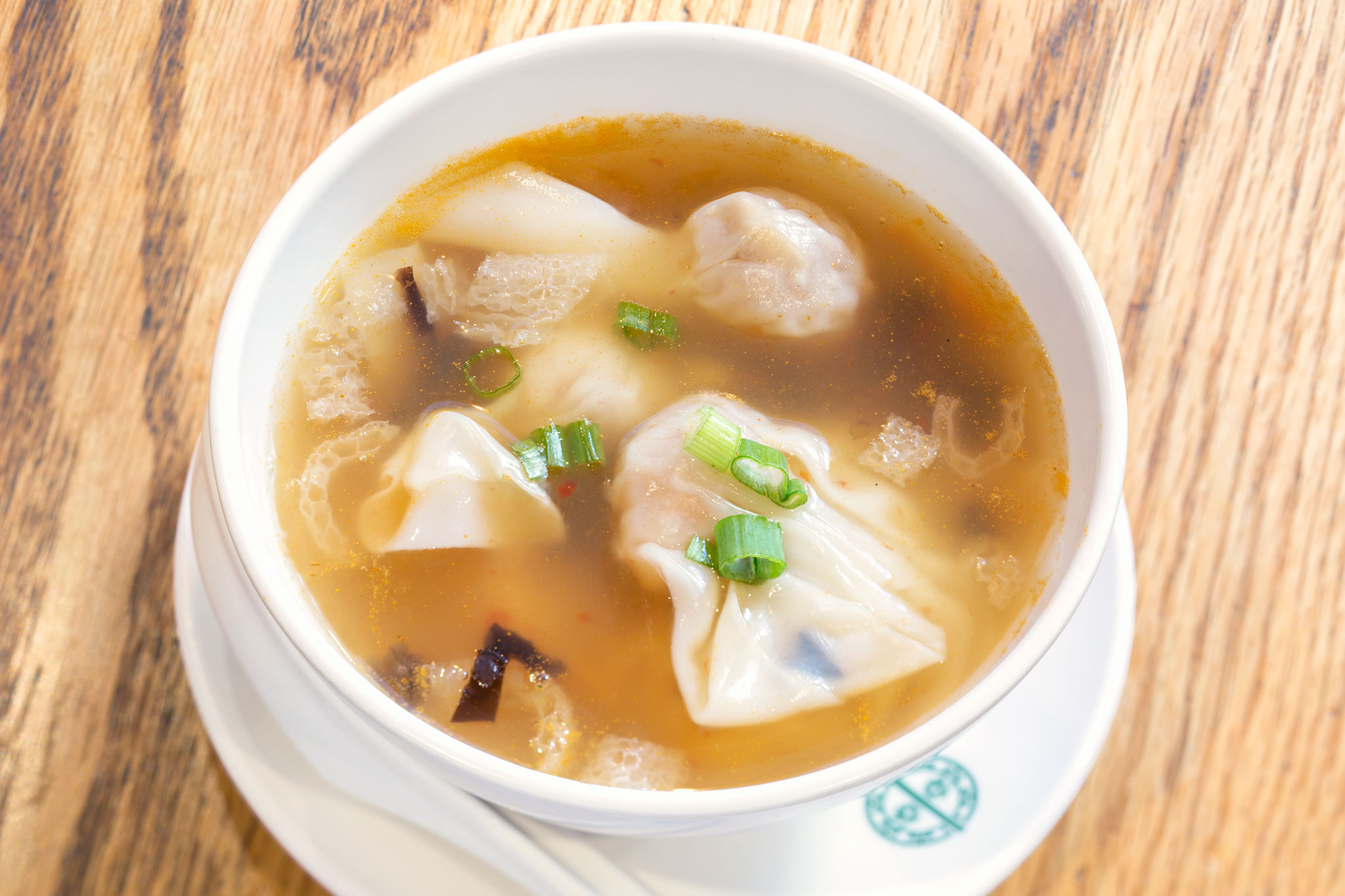 Order S01. Hot and Sour Wonton Soup food online from Timhowan store, New York on bringmethat.com