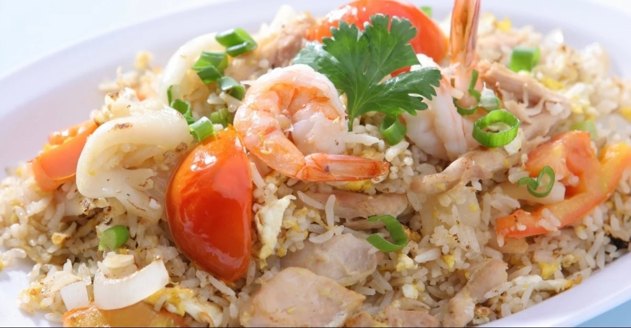 Order Combination Fried Rice food online from My Thai Restaurant store, La Habra on bringmethat.com