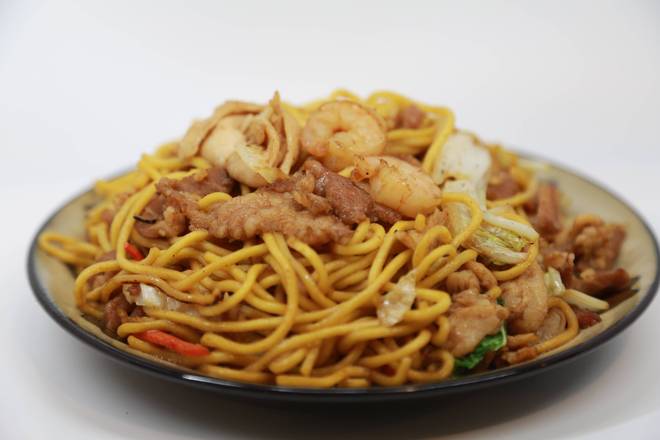 Order R6. Uncle Chen's Lo Mein 本樓撈麵 food online from Uncle Chen's Chinese Restaurant store, State College on bringmethat.com
