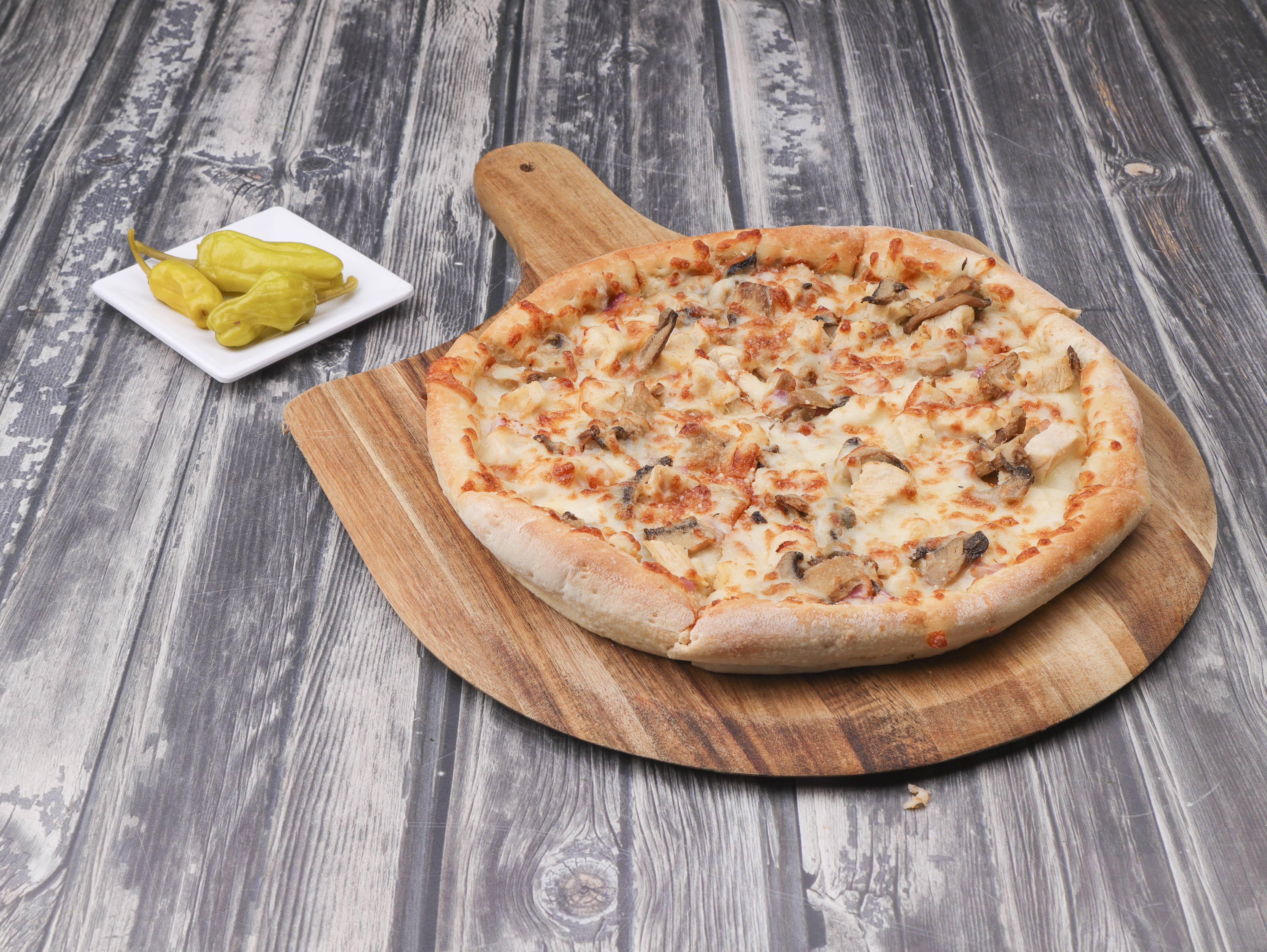 Order Garlic Chicken Pizza food online from Pizza Pro store, Brewton on bringmethat.com