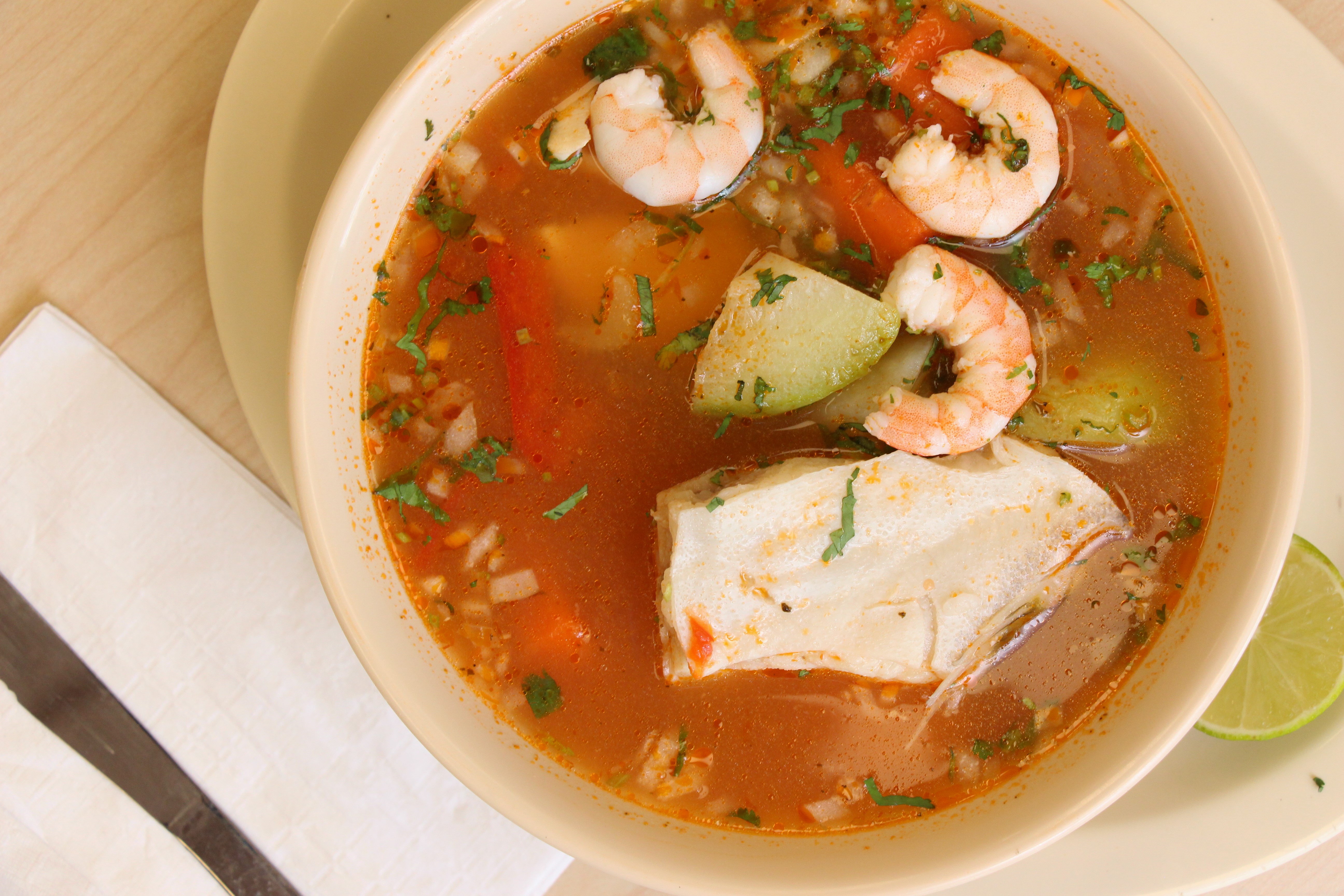 Order Mix: Fish & Shrimp Soup food online from Taqueria Los Altos store, Bell Gardens on bringmethat.com