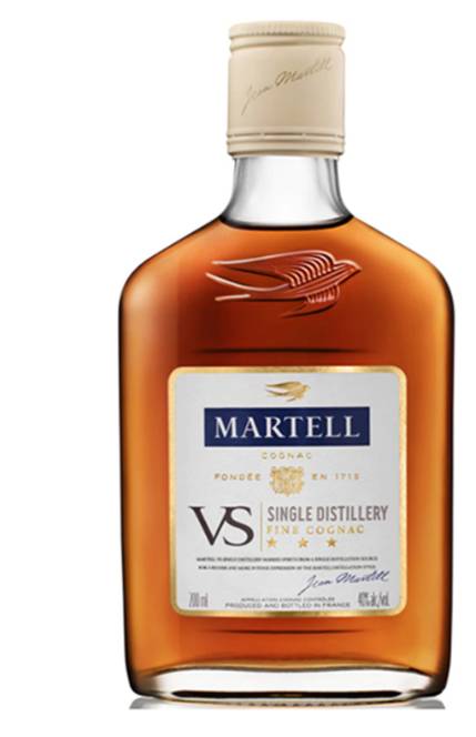 Order Martell Vs Fine Cognac 200ml food online from Windy City Liquor Market store, El Cajon on bringmethat.com