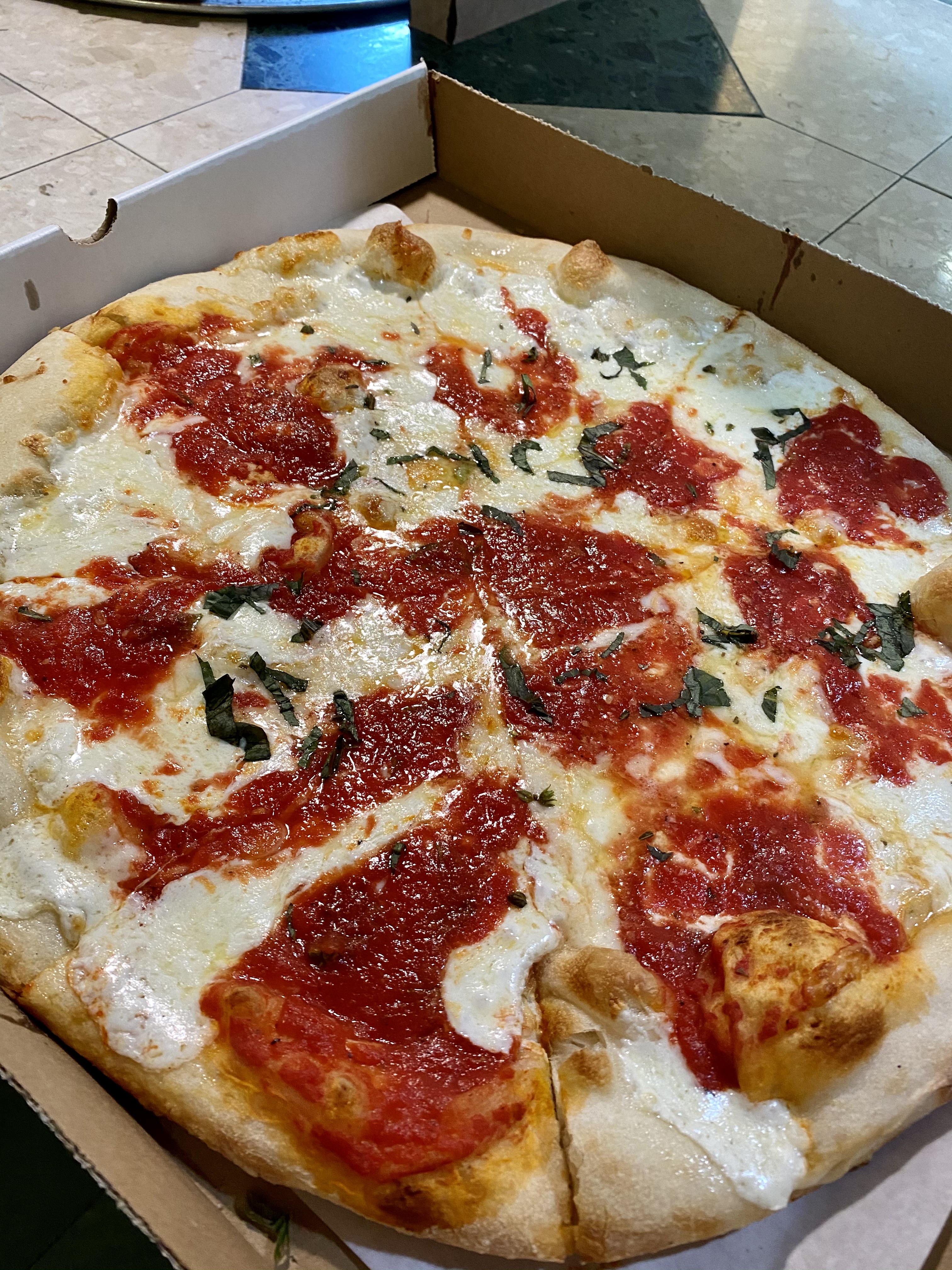 Order Margherita Pizza food online from Tre Colore store, Middletown on bringmethat.com