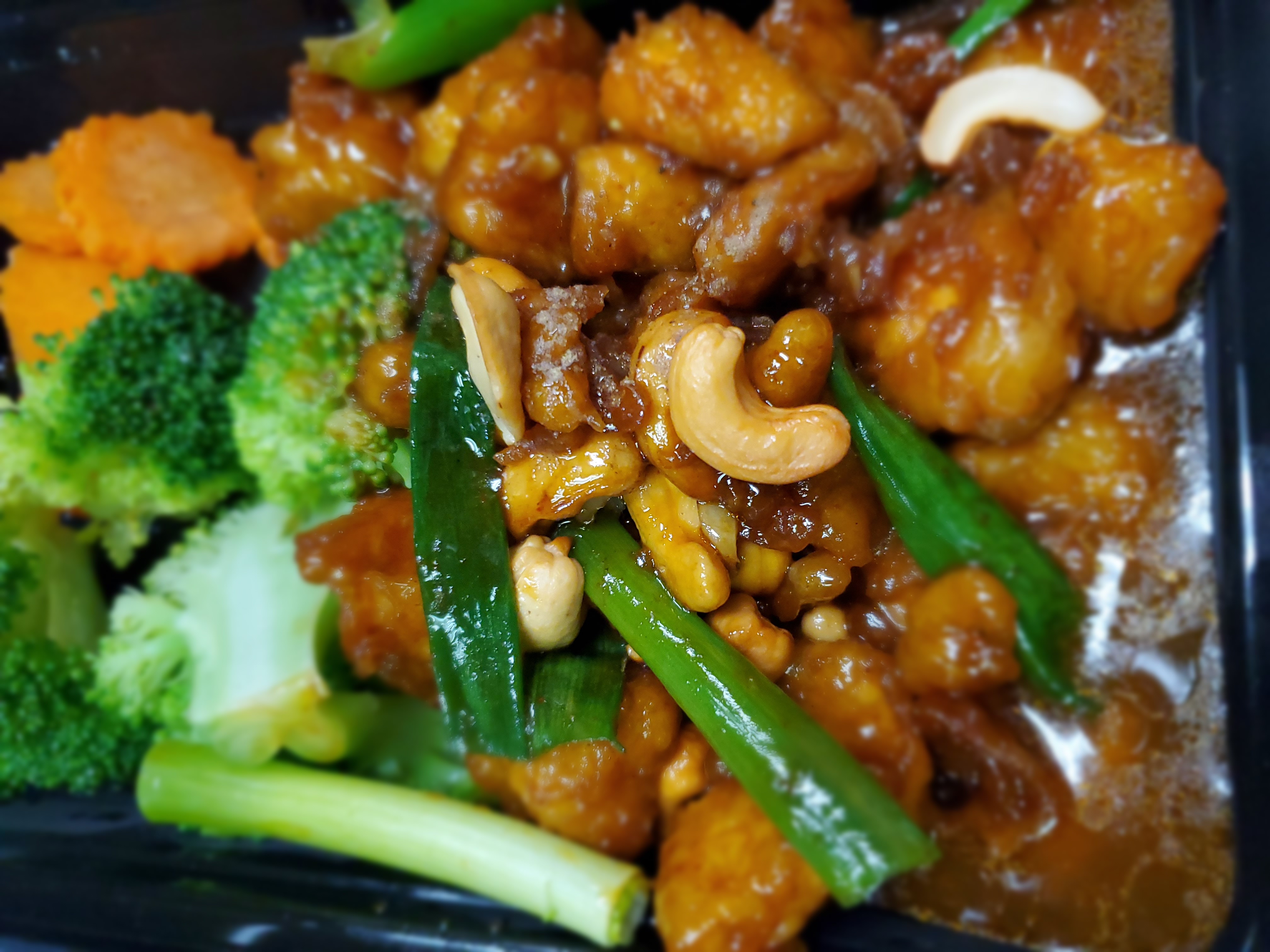 Order Pad Cashew  food online from Pick Thai To Go store, Crofton on bringmethat.com