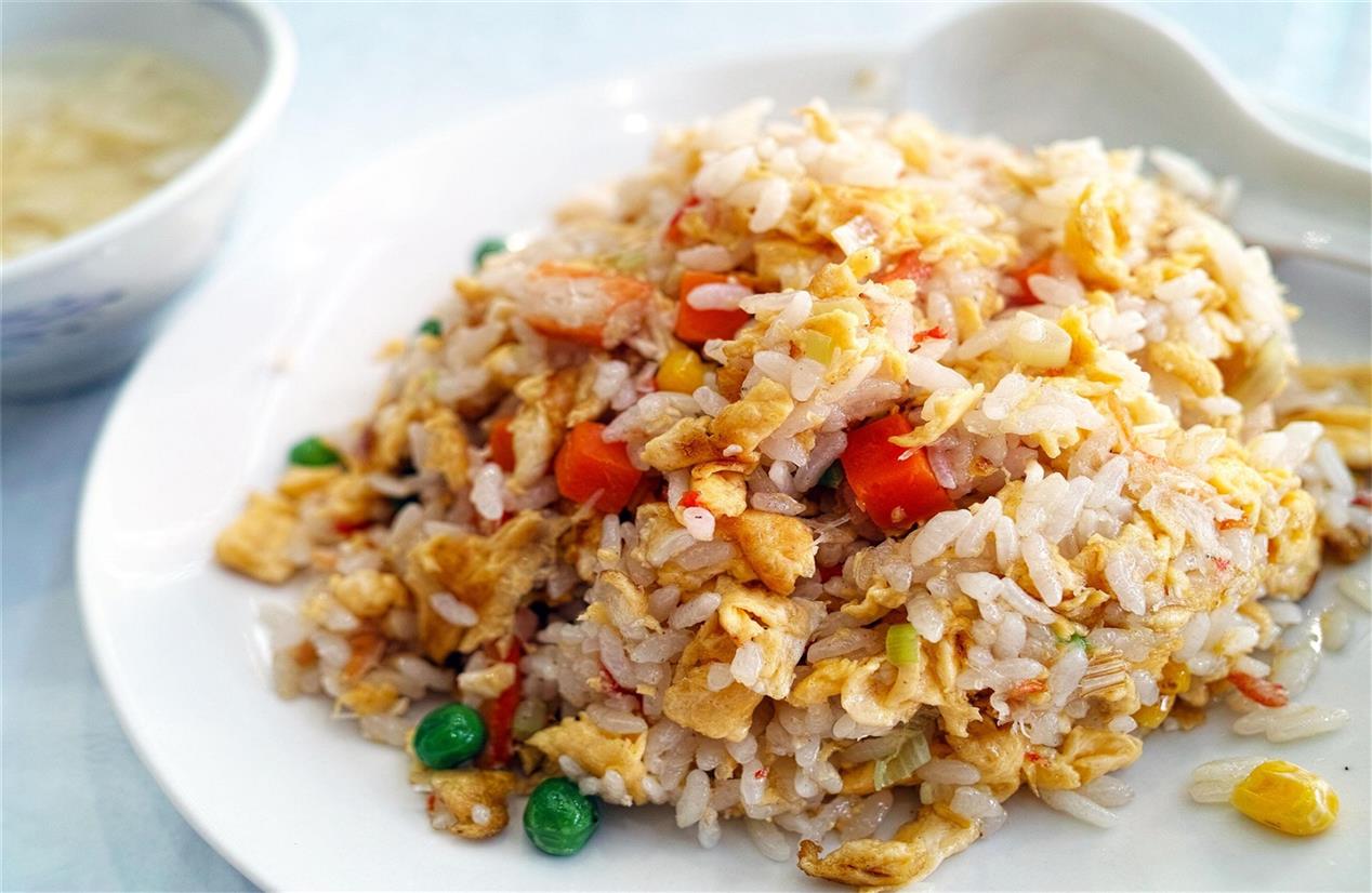 Order R1. Plain Fried Rice food online from Oriental Garden store, Palm Coast on bringmethat.com
