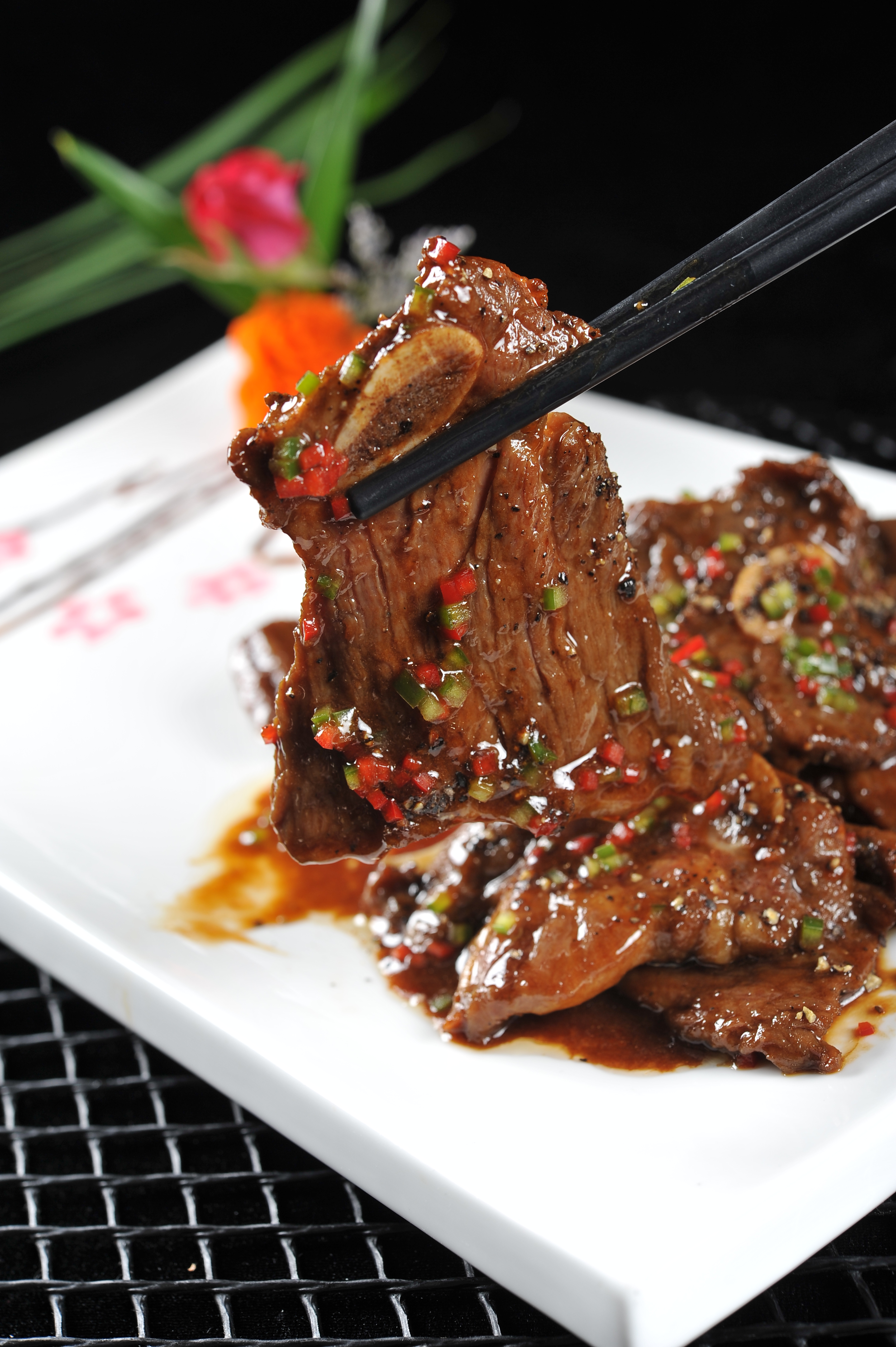Order 56. Beef Short Ribs in Black Pepper Sauce 黑椒牛仔骨 food online from Sichuan Home store, San Francisco on bringmethat.com
