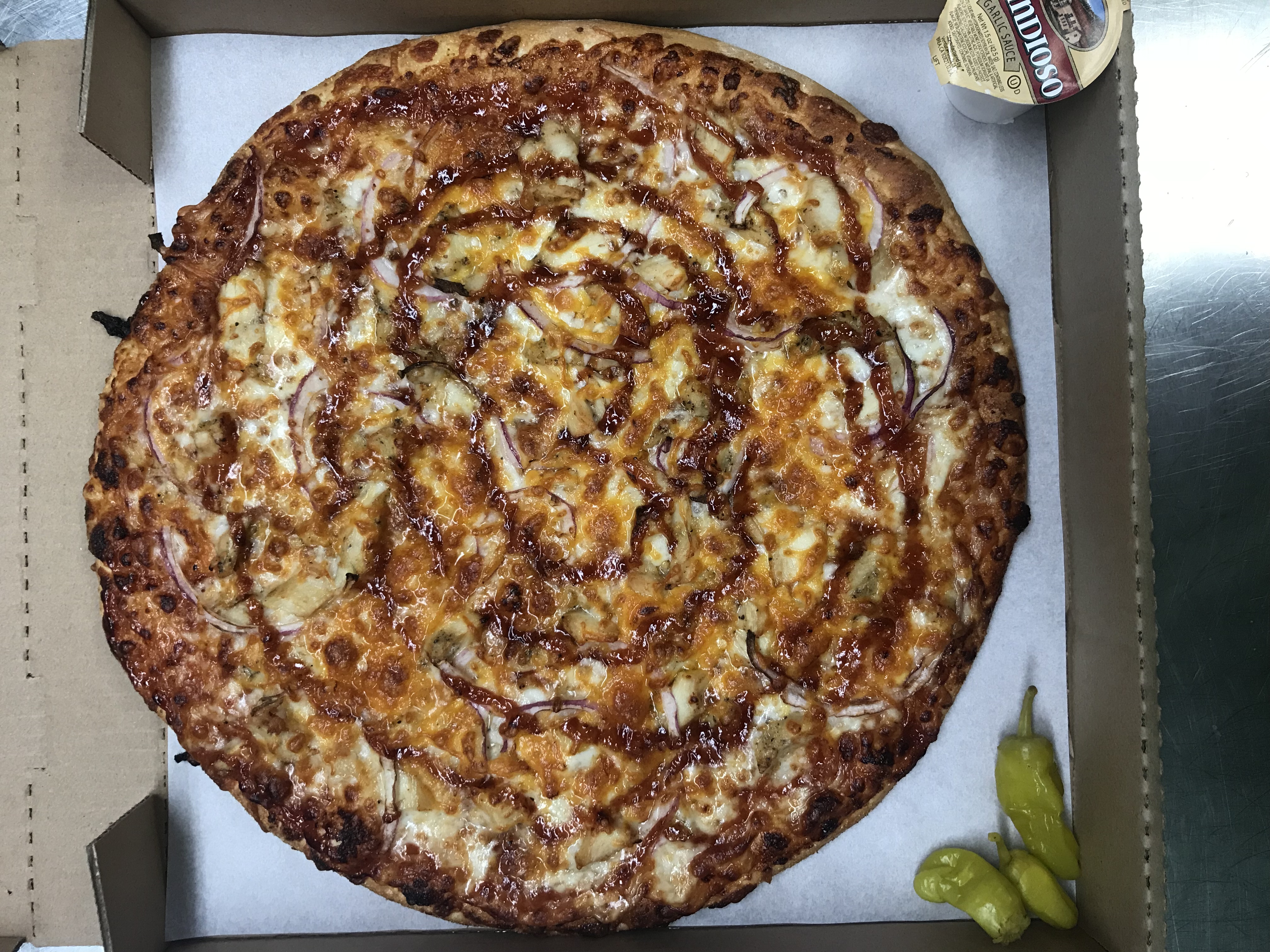 Order BBQ Chicken Pizza food online from Le Vera Pizza store, Nashville on bringmethat.com