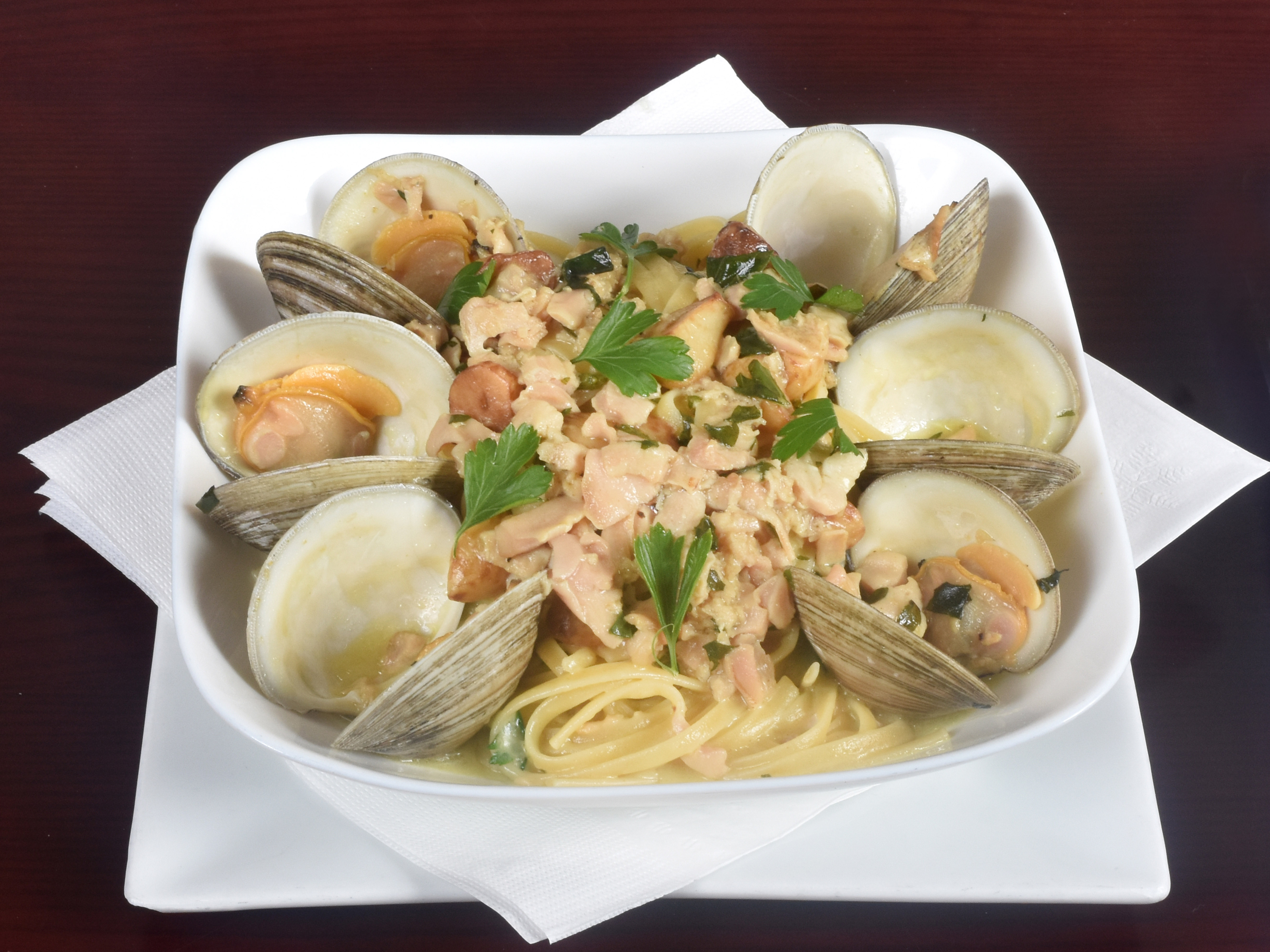 Order Linguine with Fresh Chopped Clam Sauce Lunch food online from Villa Rustica store, Rye Brook on bringmethat.com