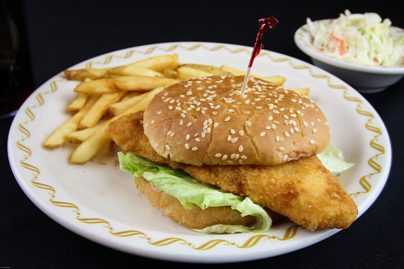 Order Fish Fillet Platter food online from Tee Jaye Country Place store, Zanesville on bringmethat.com