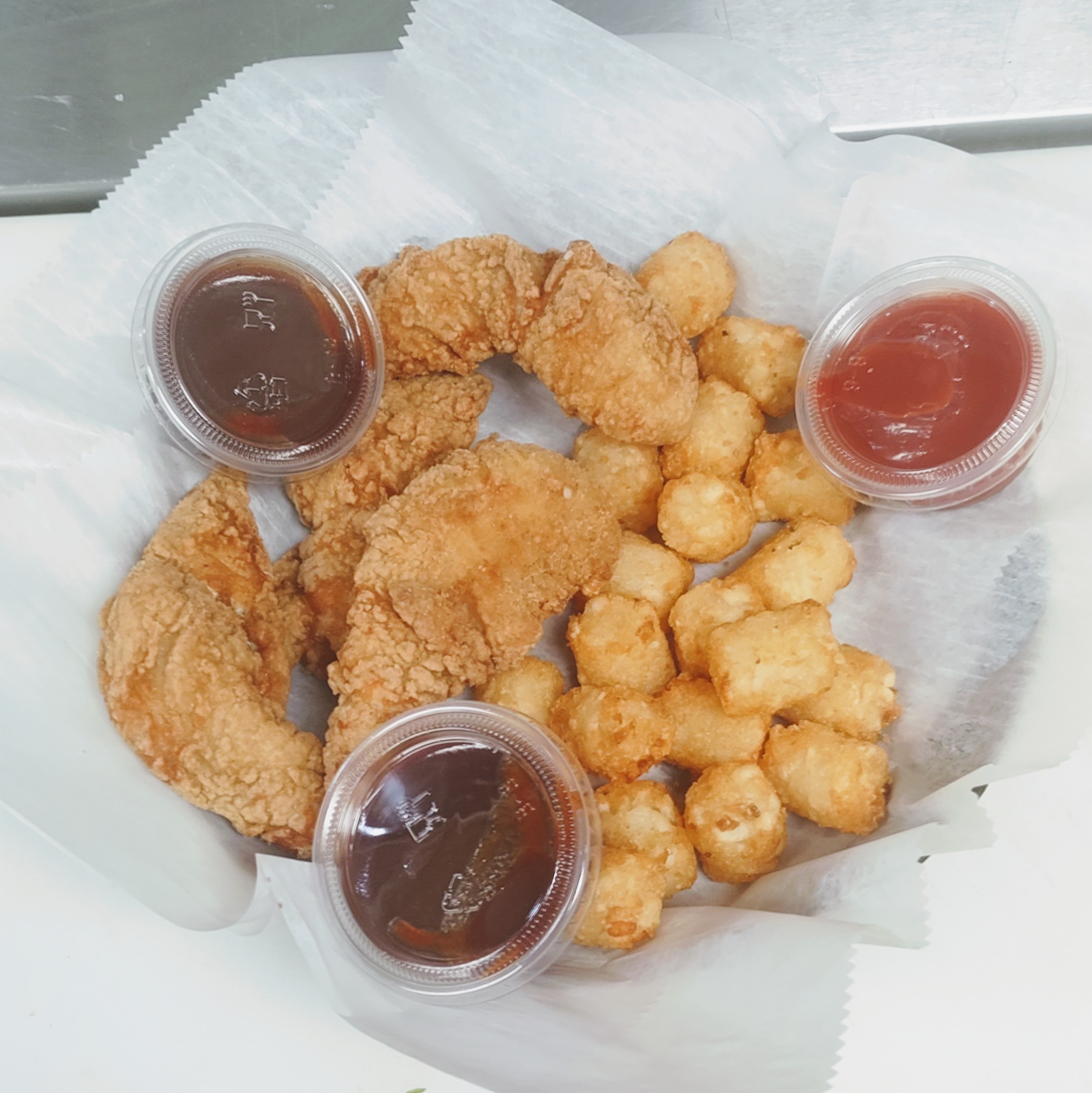 Order Chicken Tenders food online from Mac Hideaway Bar & Grill store, New Albany on bringmethat.com