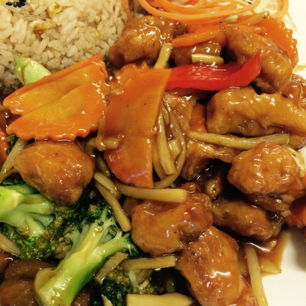 Order General Tso Chicken food online from Thai Tea Asian Fusion Cafe  store, Irving on bringmethat.com