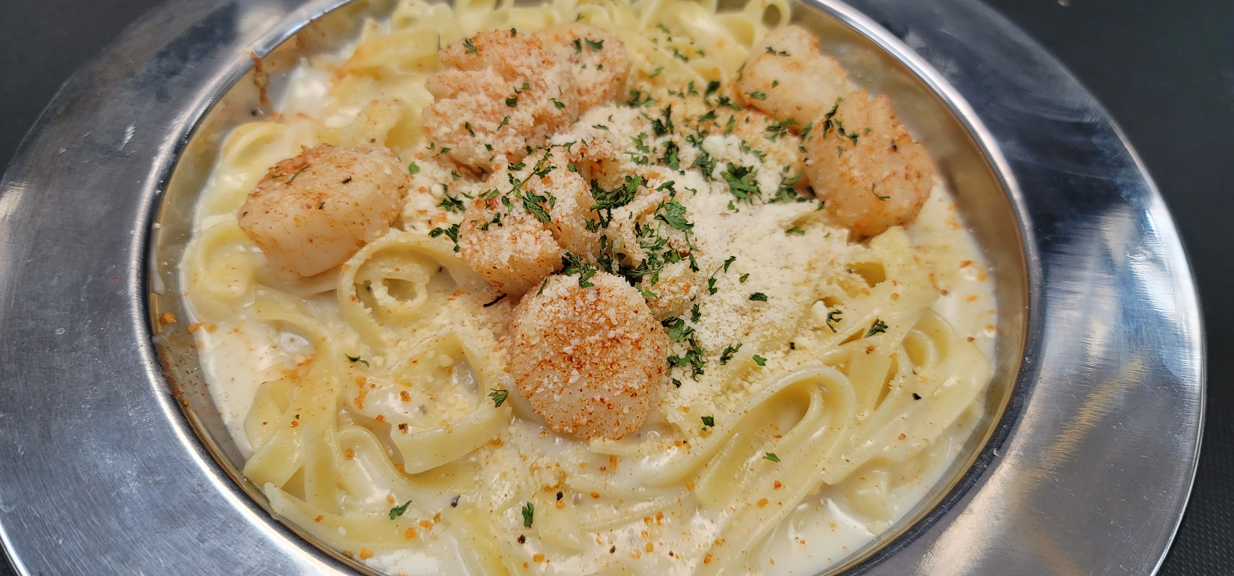 Order Scallop Pasta food online from La Juicy Seafood store, St. Louis on bringmethat.com