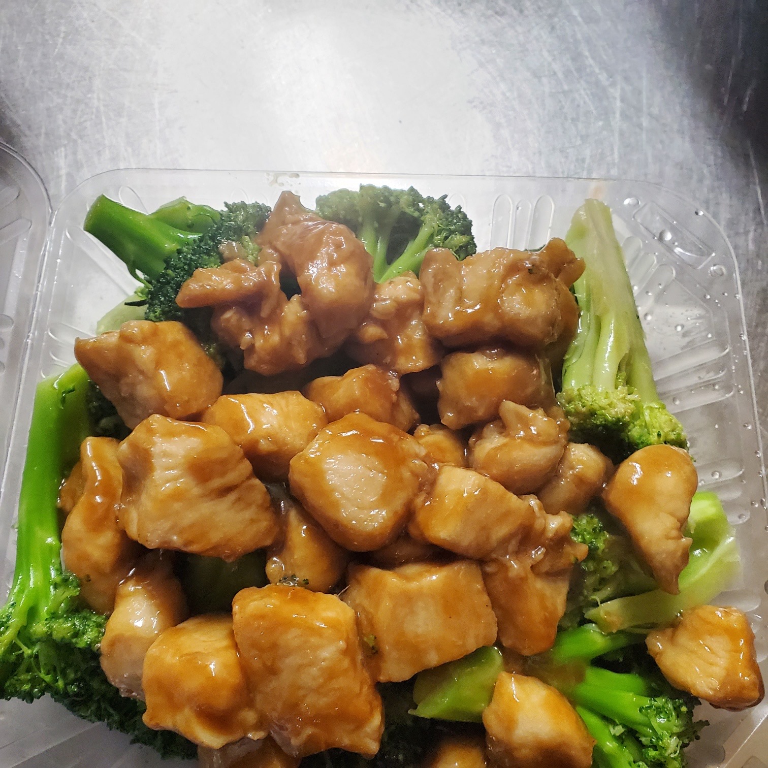 Order Chicken with Broccoli  food online from Sun Kwong Restaurant store, San Francisco on bringmethat.com