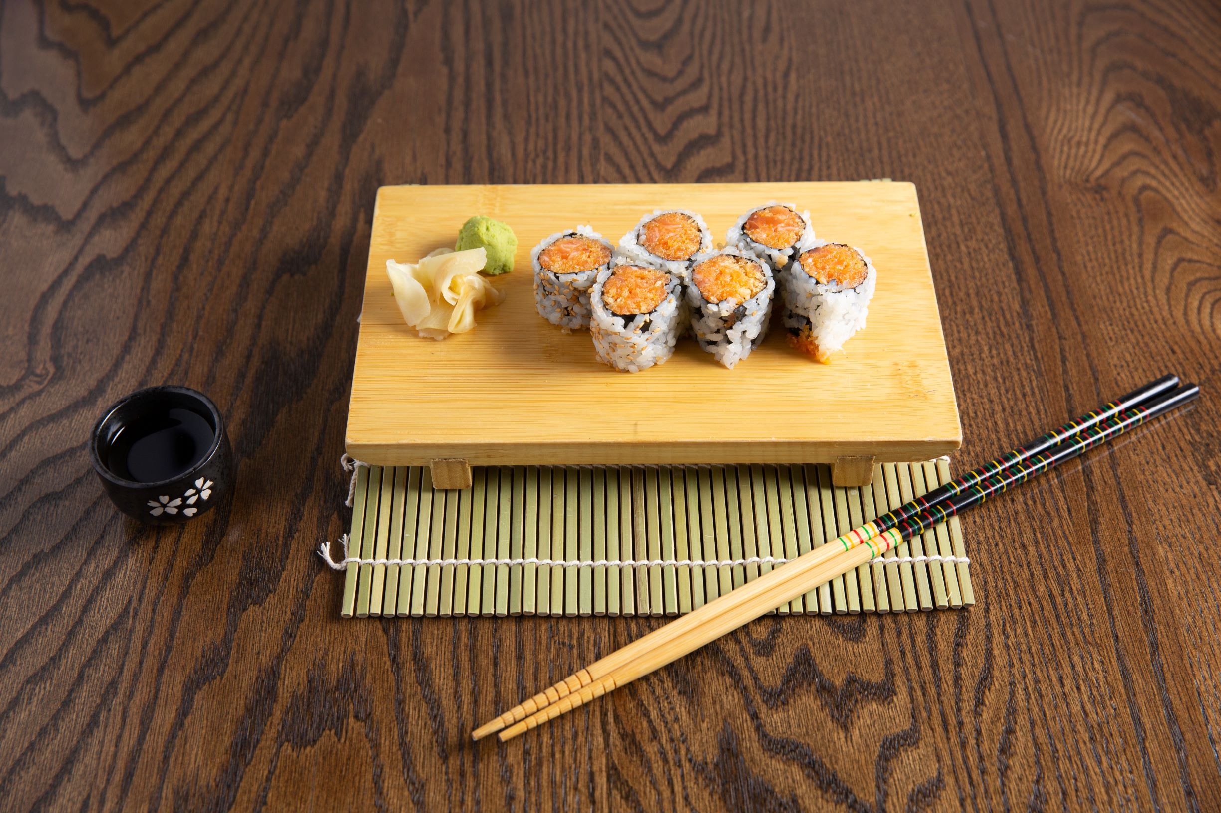 Order Spicy Yellowtail Roll food online from Sushi para japanese restaurant store, New York on bringmethat.com