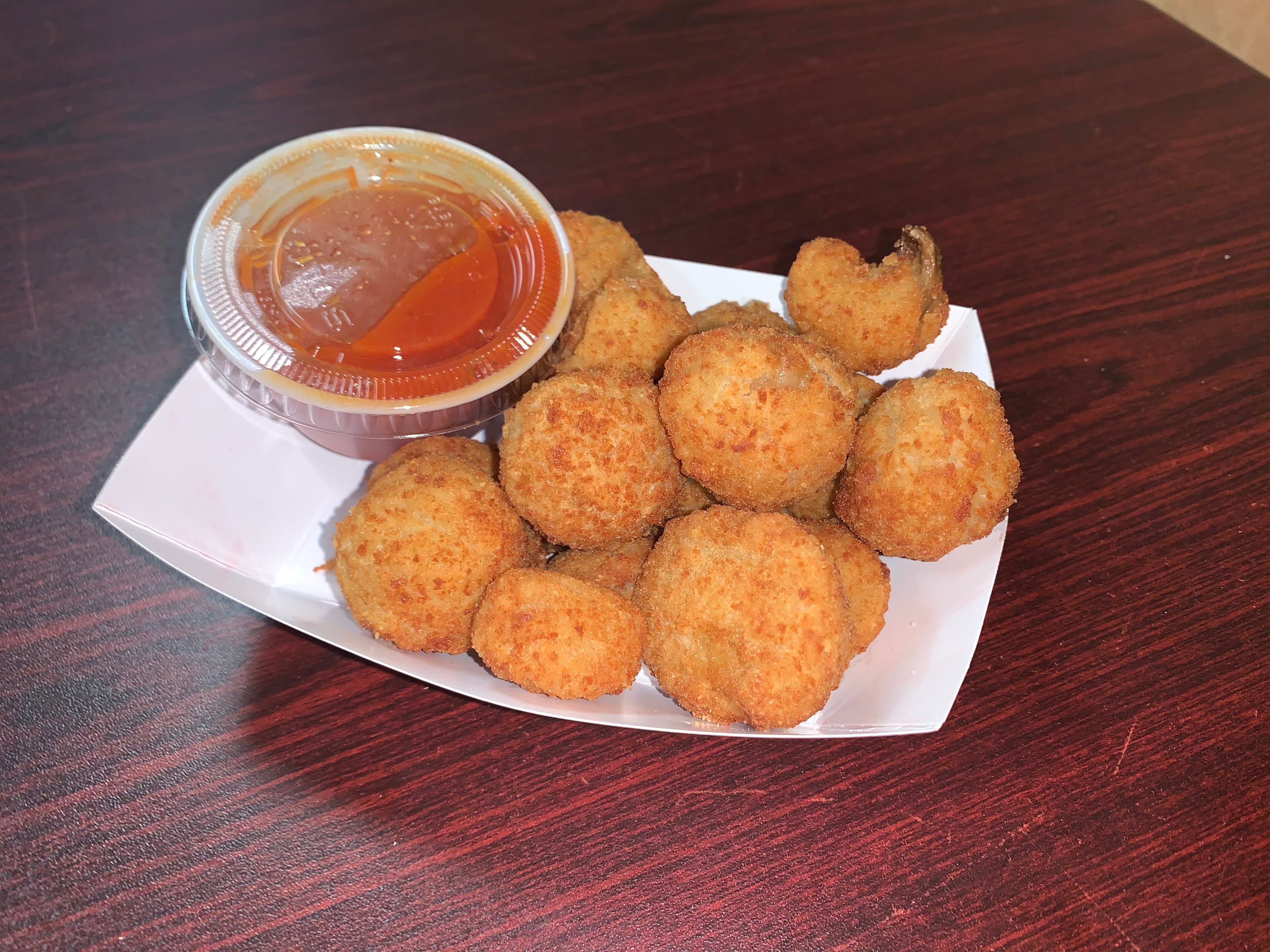 Order Fried Mushrooms - Appetizer food online from Royal Pizza store, Lake Ronkonkoma on bringmethat.com