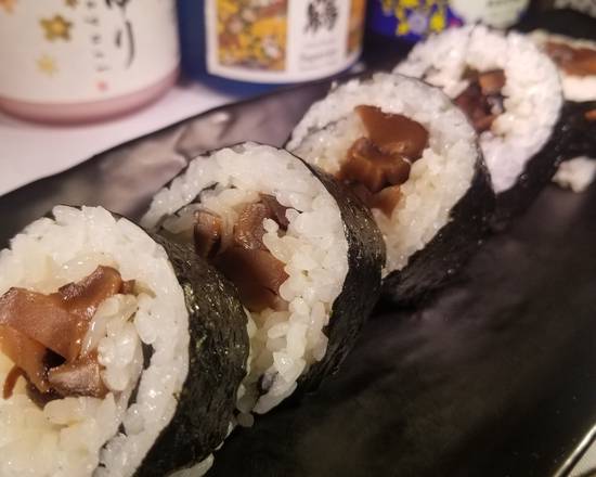 Order Shitake Mushroom Roll (Cooked) food online from I Luv Sushi store, Rockford on bringmethat.com