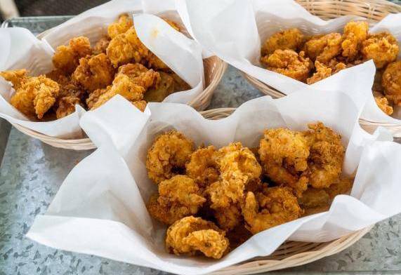 Order Fried Shrimp Basket (8 pcs) food online from Red Pier Cajun Seafood & Bar store, Southaven on bringmethat.com