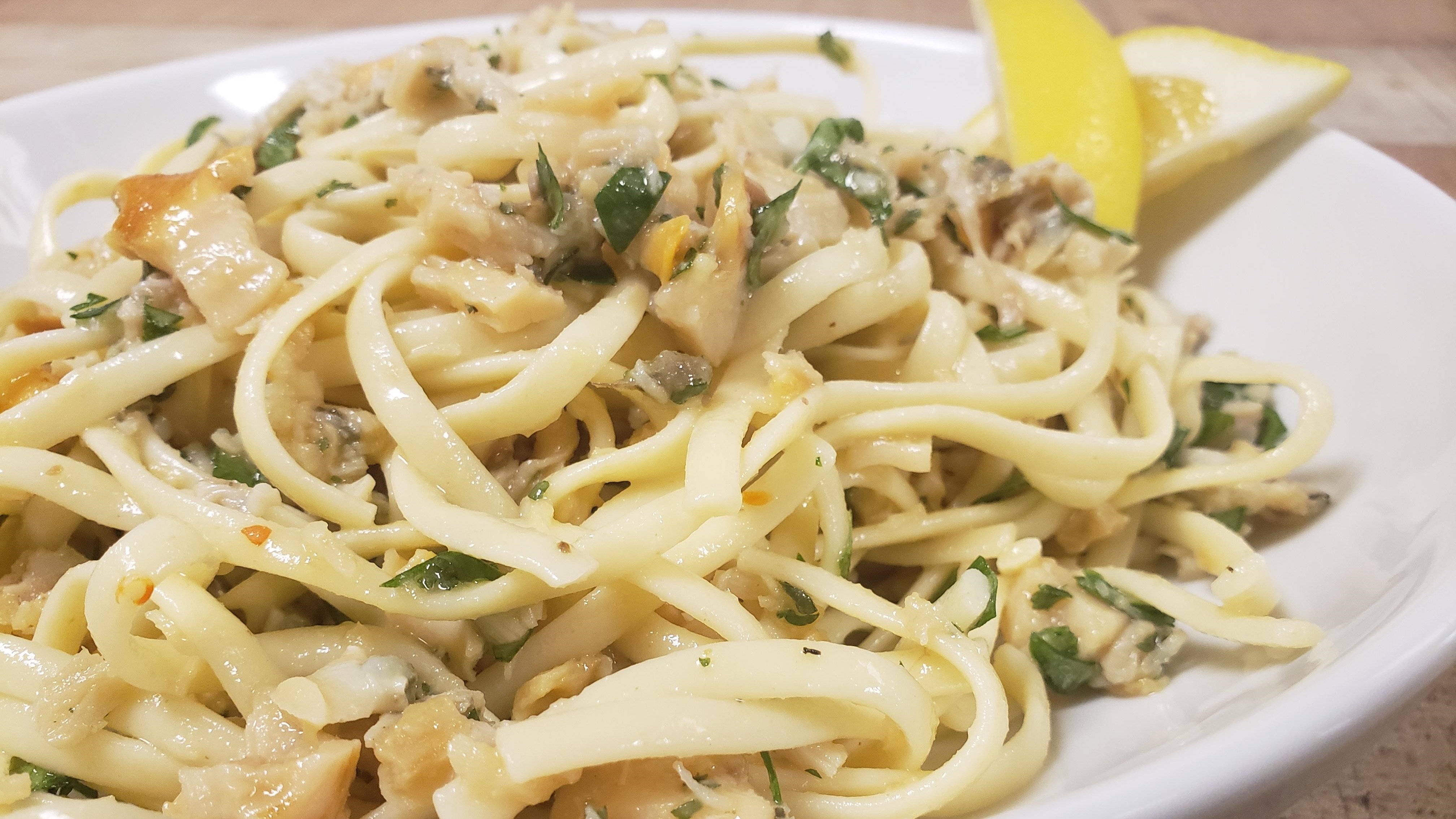 Order Linguini With Clam Sauce food online from Pasta Vita store, South Windsor on bringmethat.com