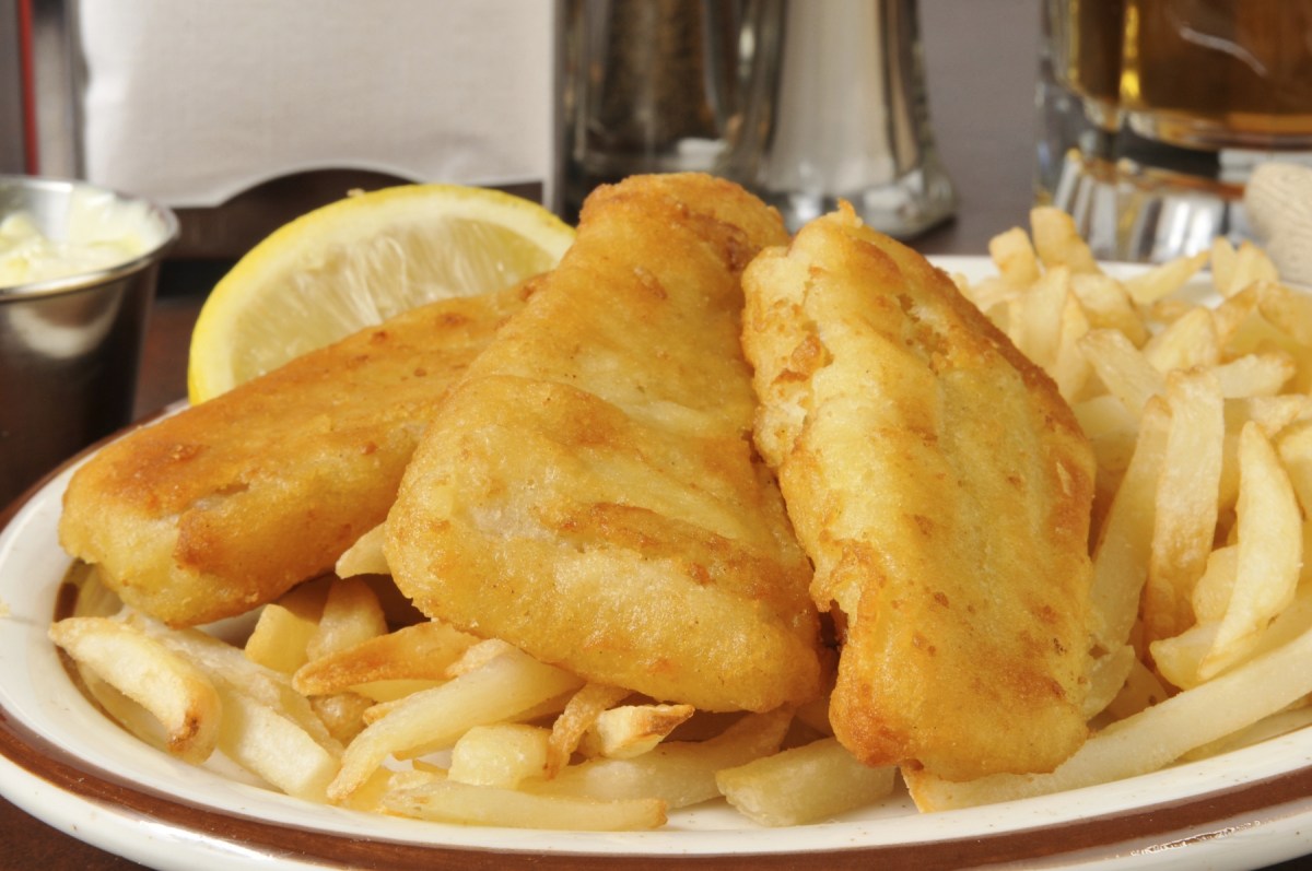 Order Classic Fish & Chips food online from Lucky Dog Tavern and Grille store, Mason on bringmethat.com