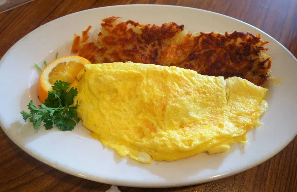 Order Plain Omelette Breakfast food online from Playa Las Tunas Restaurant store, Los Angeles on bringmethat.com