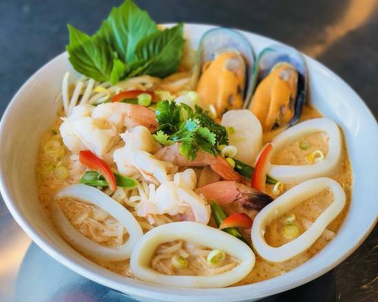 Order Tom Yum Noodle Soup food online from Roodle Rice & Noodle Bar store, Wallingford on bringmethat.com