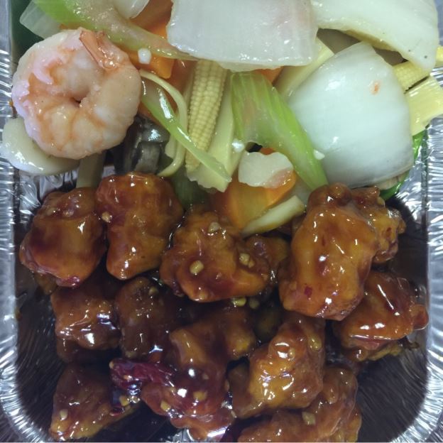 Order S10. Dragon & Phoenix food online from Oriental Express Restaurant store, Deptford Township on bringmethat.com