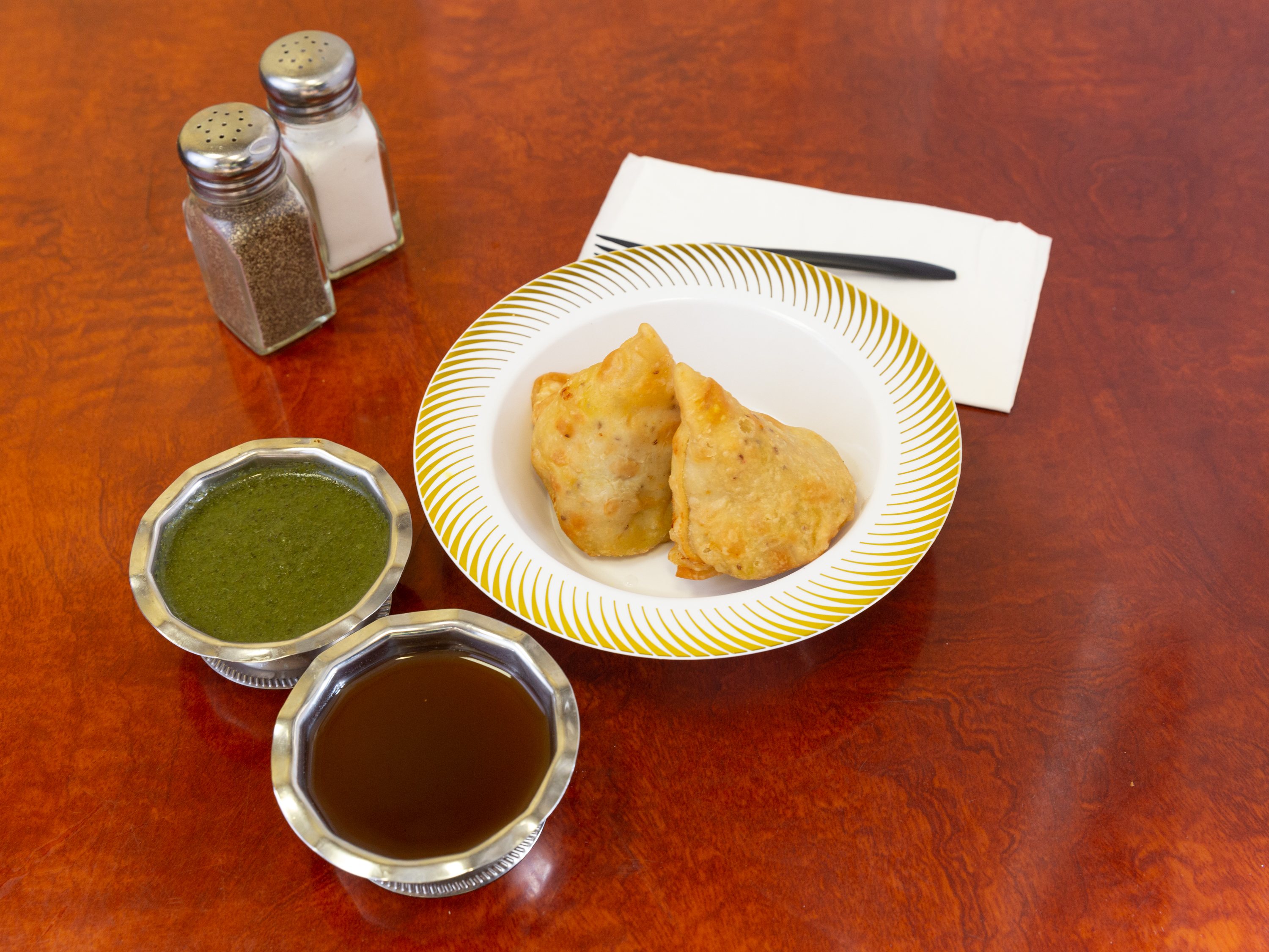 Order 2 Piece Samosa food online from Golden Indian Grill & Pizza store, Los Angeles on bringmethat.com